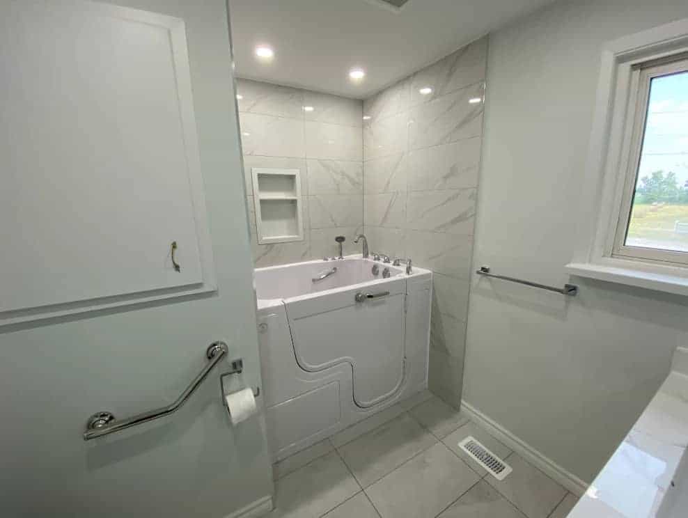 Bathroom Masters Ltd., kitchen renovation in Whitby, image 2