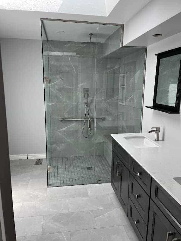 Bathrooms By Grand Oak, kitchen renovation in Burlington, image 2
