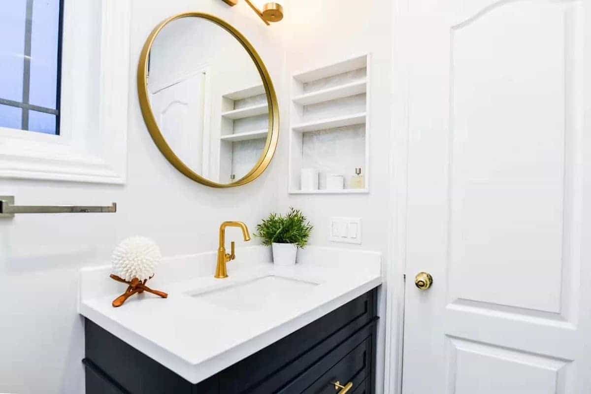 Cabinet Hive, cabinet and countertop installation in Scarborough, image 2