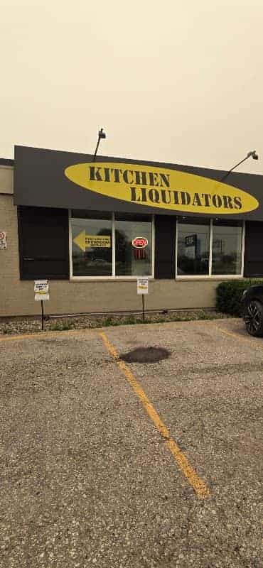 Kitchen Liquidators, cabinet and countertop installation in Oakville, image 3