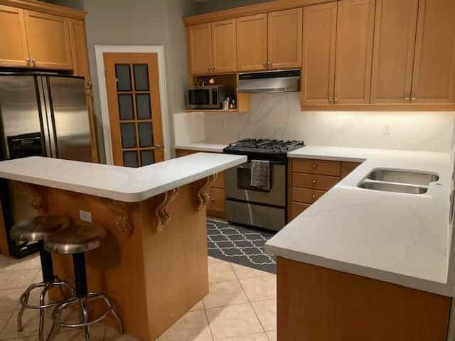 Quartz Countertops International, kitchen renovation in Willowdale, image 2