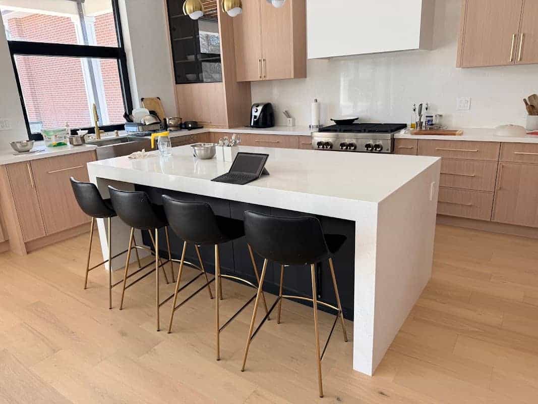 Richy Granite and Quartz, countertop installation in Pickering, image 3