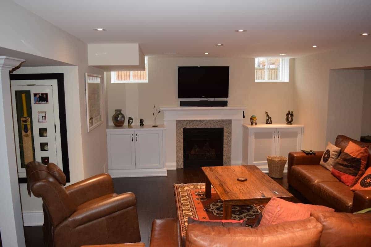Rob's Quality Construction Corporation Inc, kitchen renovation in Burlington, image 2