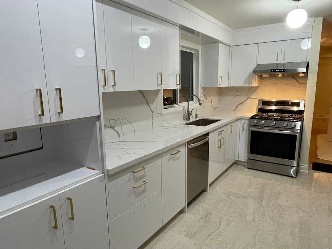 TimbeRich Inc., cabinet and countertop installation in Oakville, image 2