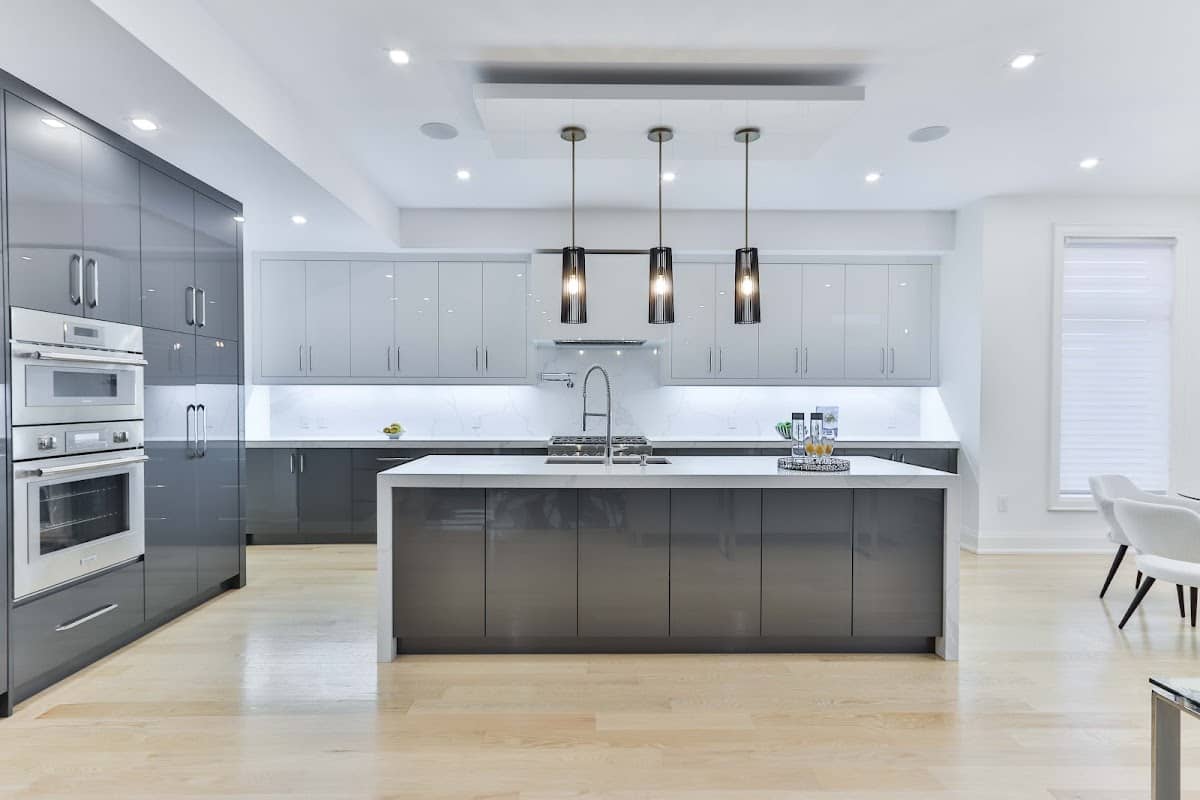 Toronto Kitchen Cabinets, cabinet and countertop installation in Scarborough