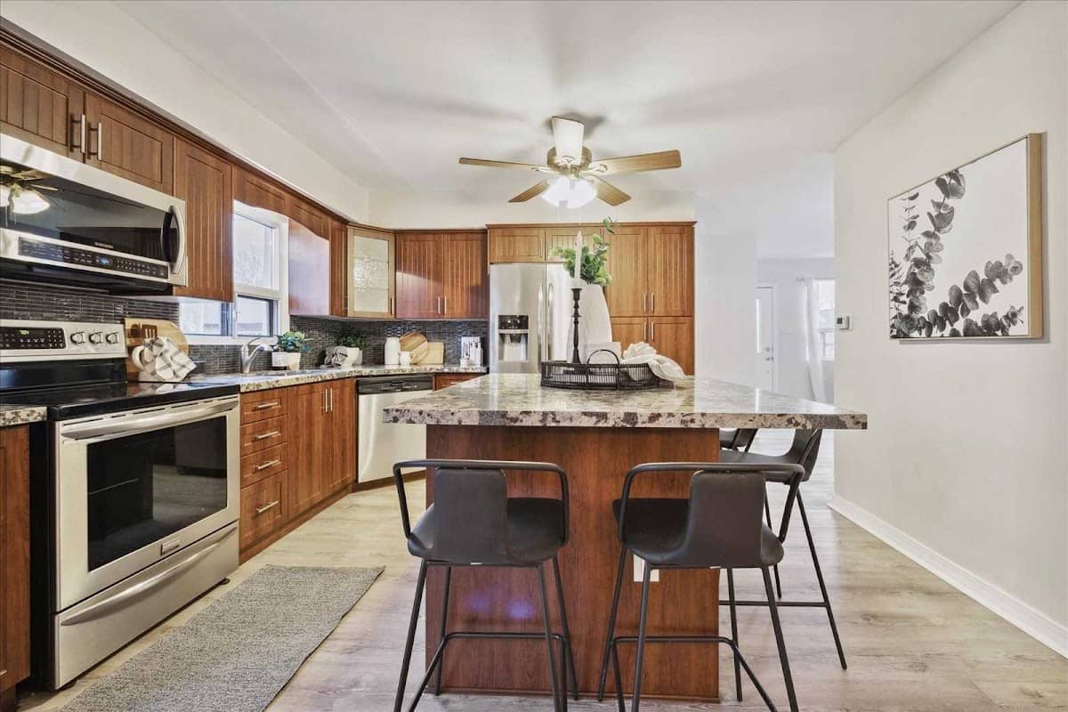 United Custom Kitchens Inc., cabinet and countertop installation in Oshawa