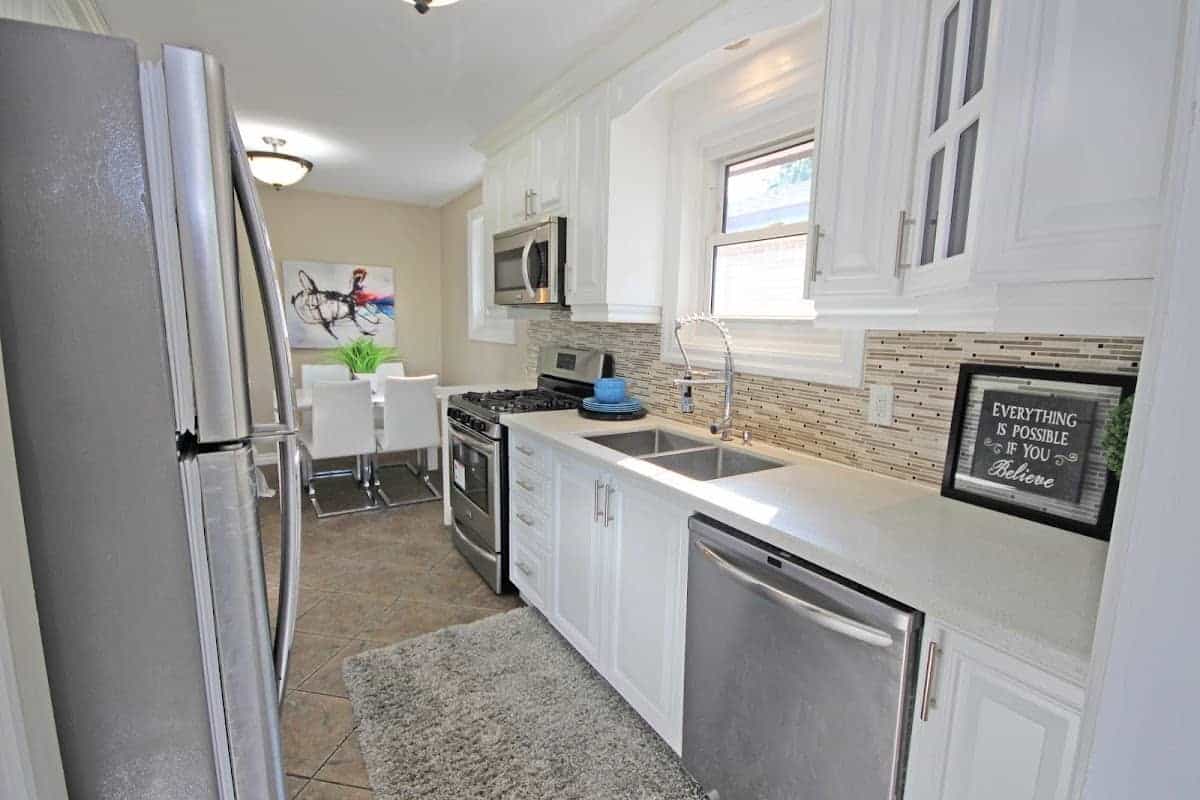 United Custom Kitchens Inc., cabinet and countertop installation in Oshawa, image 2