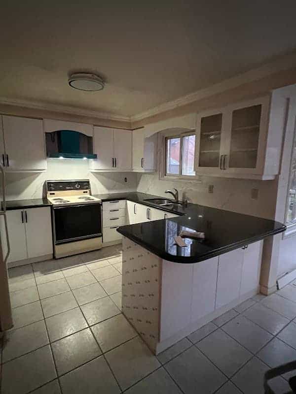 ZB Custom Kitchen and Quartz, kitchen renovation in Mississauga, image 3